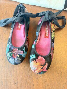 Tangolera Argentine tango ballerina dance flats. Size 38, 2cm heel.